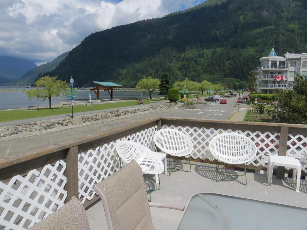 Harrison Village Motel Harrison Hot Springs Eksteriør billede