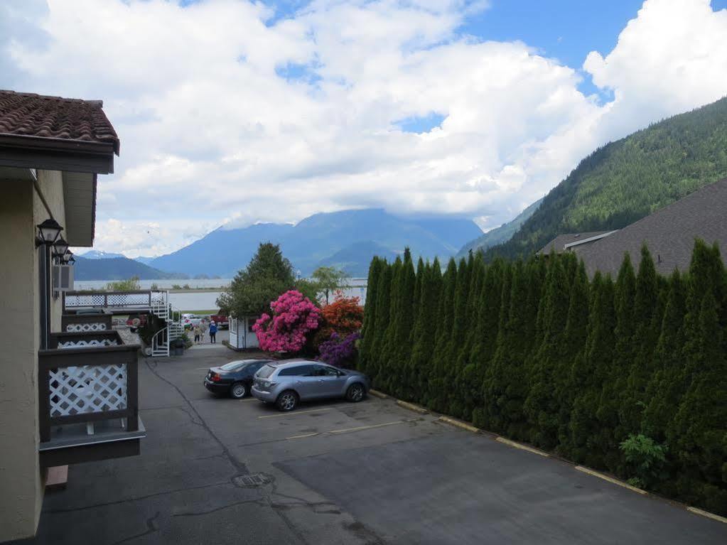 Harrison Village Motel Harrison Hot Springs Eksteriør billede